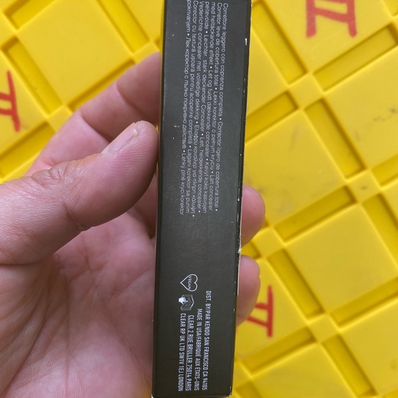 Deep 191- Kat Von D Good Apple Full-Coverage Concealer 0.33 Oz - Picture 6 of 6